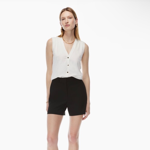 NWT Aritzia Agency 5" Short - Picture 3 of 10